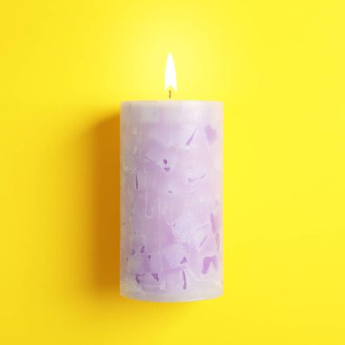 Renk arka planda Alight kokulu balmumu mum