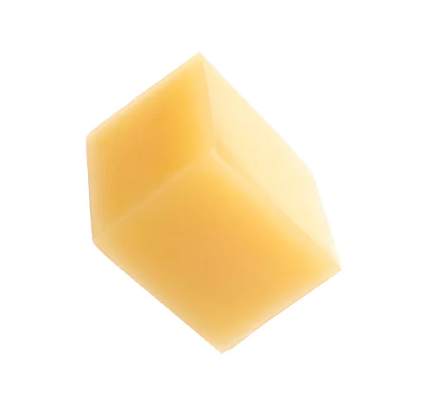 Cubo de delicioso queso aislado en blanco —  Fotos de Stock