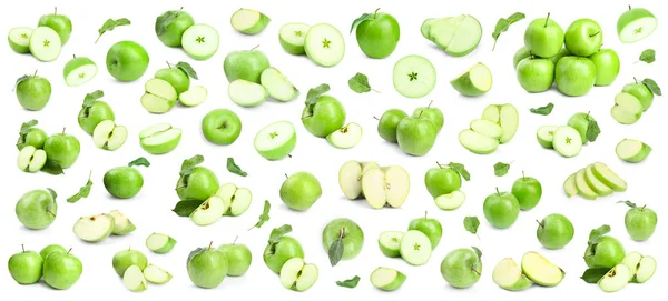 Set van Sappige verse groene appels op witte achtergrond — Stockfoto