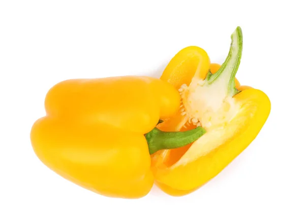 Halvor av gul paprika isolerad på vit, uppifrån — Stockfoto