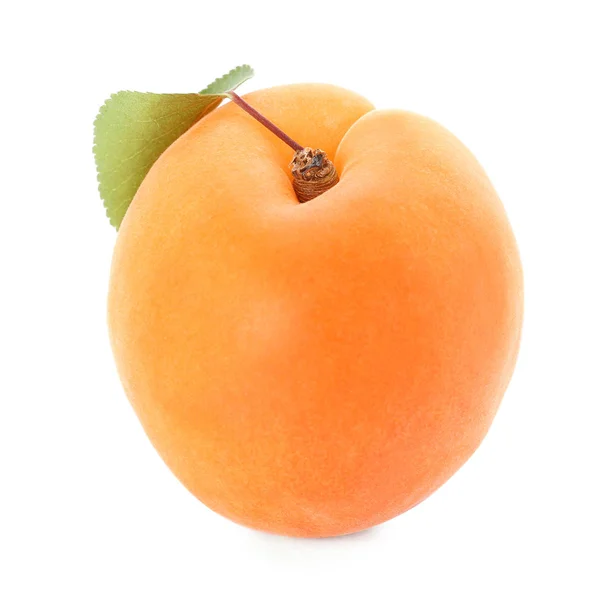 美味成熟的甜杏孤立在白色 — 图库照片