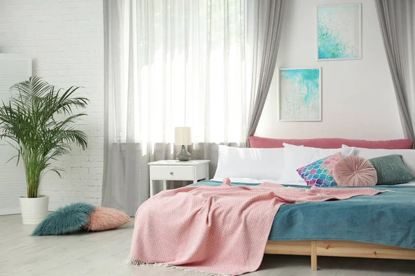 Stylish modern bedroom with decorative elements. Idea for interior design — Stock Photo, Image