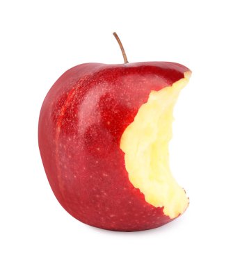 Beyaz arka planda ısırık izi ile olgun sulu kırmızı elma