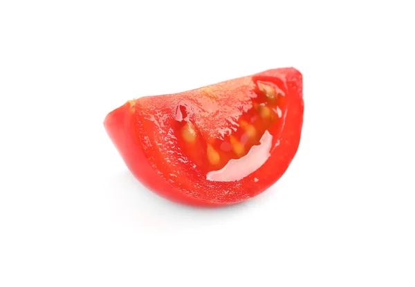 Fatia de tomate cereja fresco isolado em branco — Fotografia de Stock