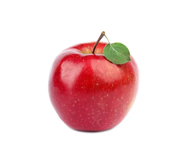 Maçã vermelha suculenta madura com folha no fundo branco — Fotografia de Stock