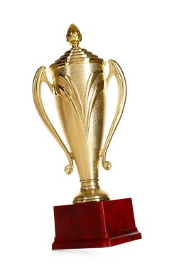 Beyaz arka planda parlak altın fincan. Kazanan kupa