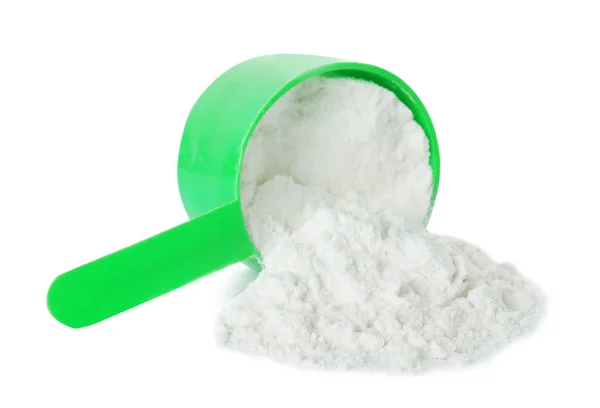 Scoop y polvo de proteína dispersa aislado en blanco — Foto de Stock