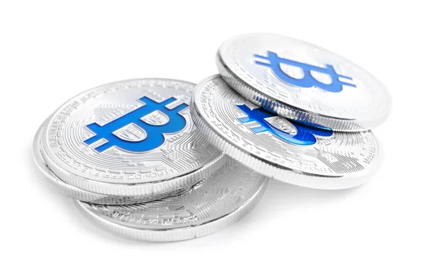 Montón de bitcoins aislados en blanco. Moneda digital — Foto de Stock