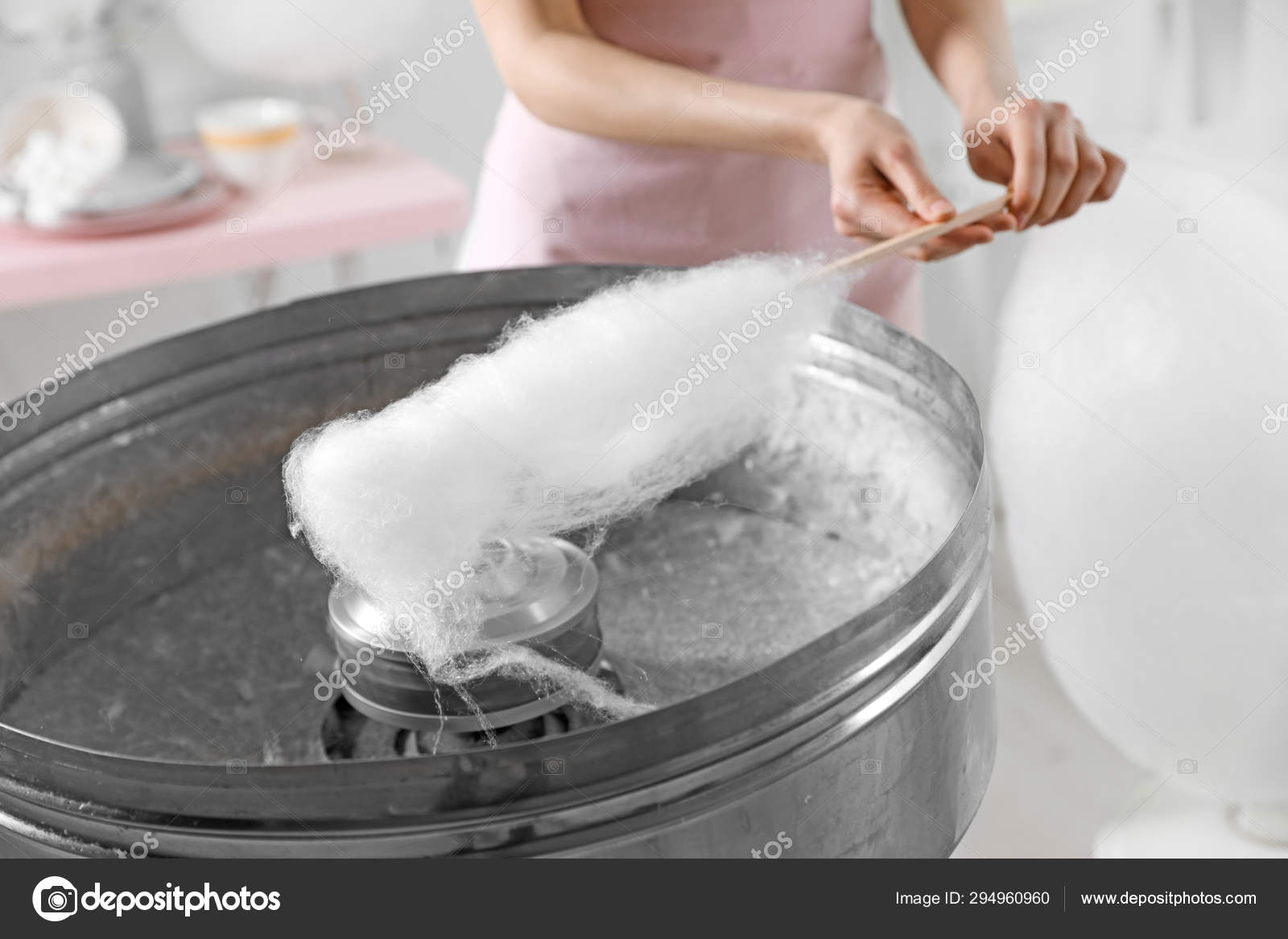 Making Spun Sugar Pictures Making Spun Sugar Stock Photos Images Depositphotos