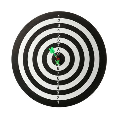 Yeşil oklar beyaz arka plan karşı dart tahtası hedef isabet