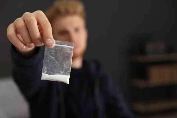 Bolsa de plástico de retención criminal con drogas en el interior, espacio para texto —  Fotos de Stock