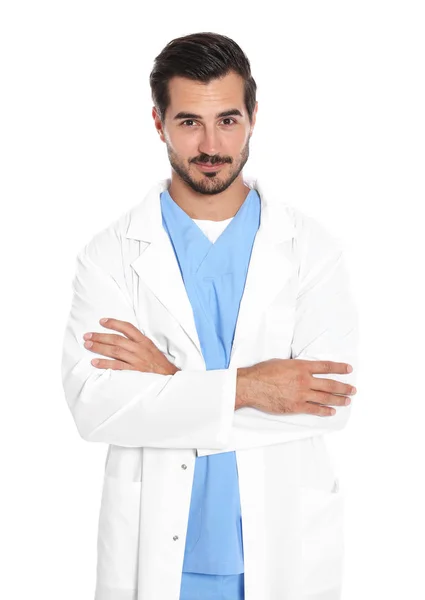 Mladý mužský doktor v uniformě na bílém pozadí. Lékařská služba — Stock fotografie