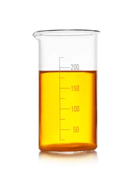烧杯与彩色液体隔离在白色。溶液化学 — 图库照片