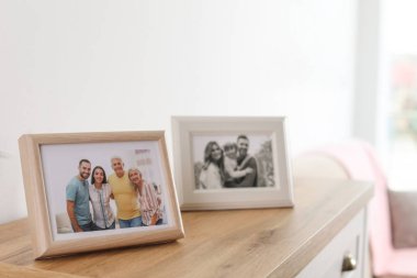 Dolap iç çerçeveleri aile portreleri