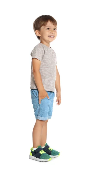 Retrato de comprimento total de menino bonito no fundo branco — Fotografia de Stock