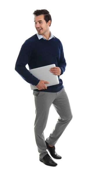 Jovem professor do sexo masculino com laptop no fundo branco — Fotografia de Stock