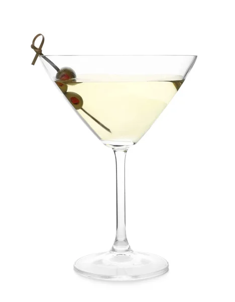 Vaso de Martini seco clásico con aceitunas sobre fondo blanco — Foto de Stock