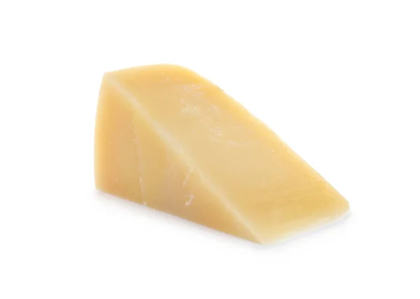 Pezzo di gustoso formaggio parmigiano isolato su bianco — Foto Stock