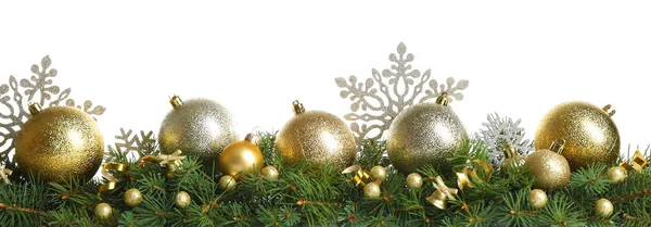 Branches de sapin avec décoration de Noël sur fond blanc — Photo