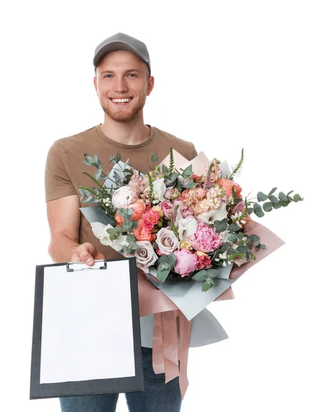 Entrega homem com lindo buquê de flores isolado no branco — Fotografia de Stock