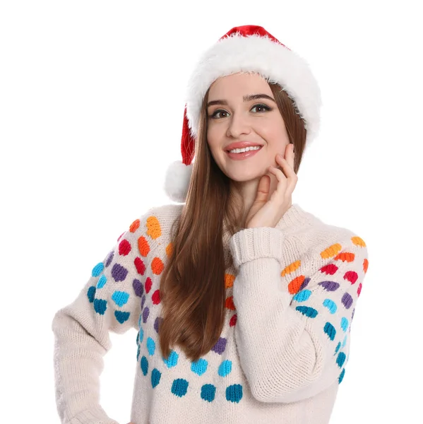 Szczęśliwa młoda kobieta w swetrze i kapelusz Mikołaja na białym tle. Święta Bożego Narodzenia — Zdjęcie stockowe