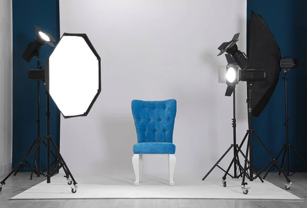 Fotostudio Interieur mit einer Reihe von professionellen Geräten — Stockfoto