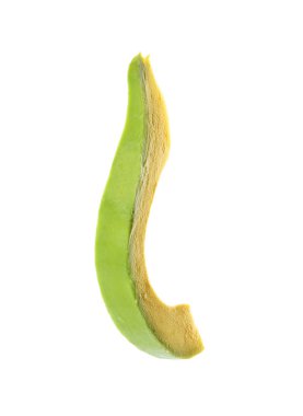 Beyaz arka plan üzerinde olgunlaşmış avokado dilim