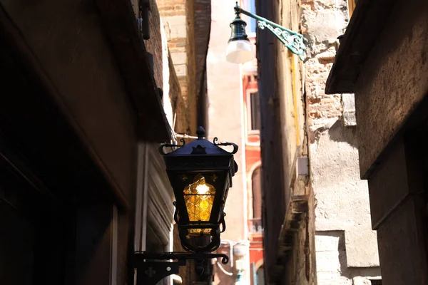 Beautiful antique lamp hanging on city street — Stock Photo, Image