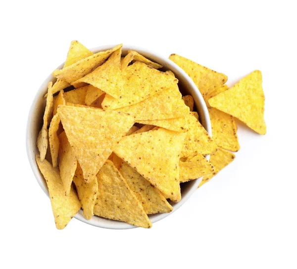 Cuenco con sabrosas fichas de nachos mexicanos sobre fondo blanco, vista superior — Foto de Stock