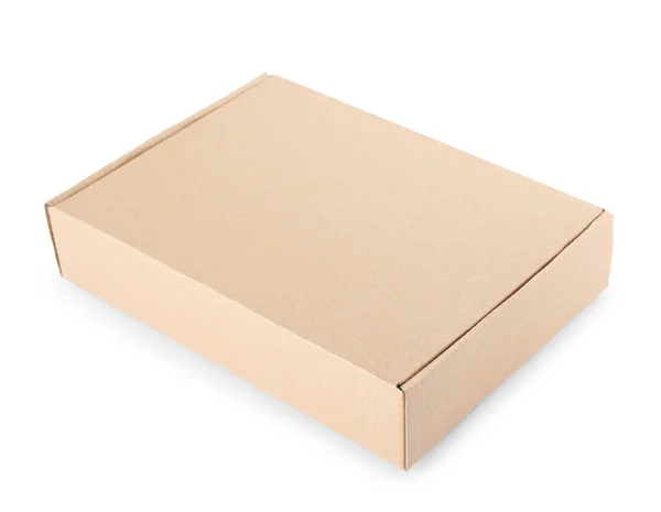 Caixa de papelão fechada sobre fundo branco. Mockup para design — Fotografia de Stock