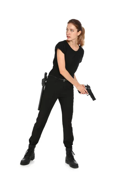 Gardienne de sécurité en uniforme avec arme sur fond blanc — Photo