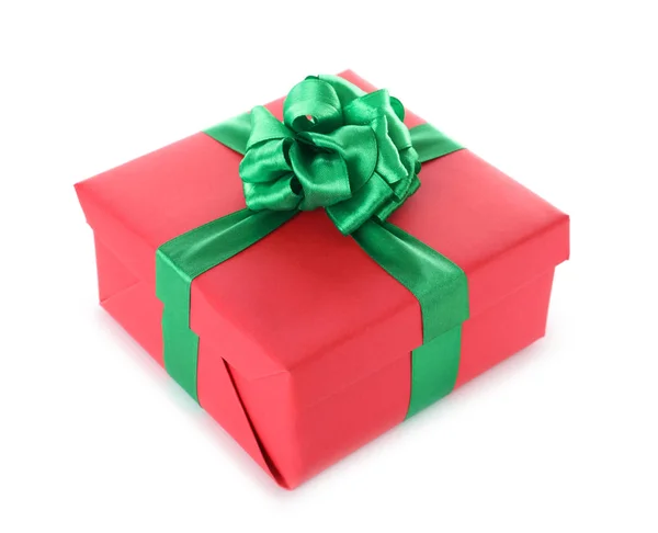 Christmas presentbox dekorerad med Ribbon Bow på vit bakgrund — Stockfoto