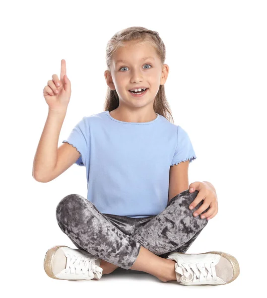 Retrato de niña adorable sobre fondo blanco — Foto de Stock