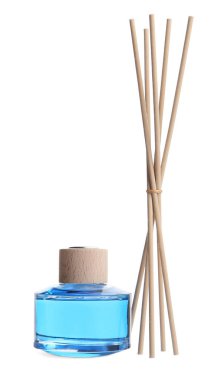 Beyaz arka planda yeni Reed hava spreyi