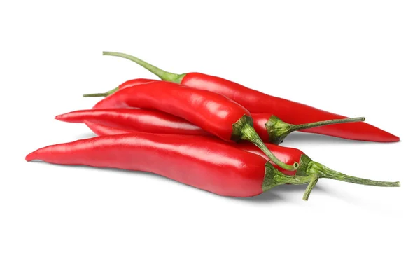 Érett Red Hot chili paprika fehér alapon — Stock Fotó