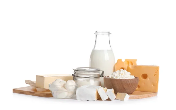 Conjunto de diferentes produtos lácteos isolados em branco — Fotografia de Stock