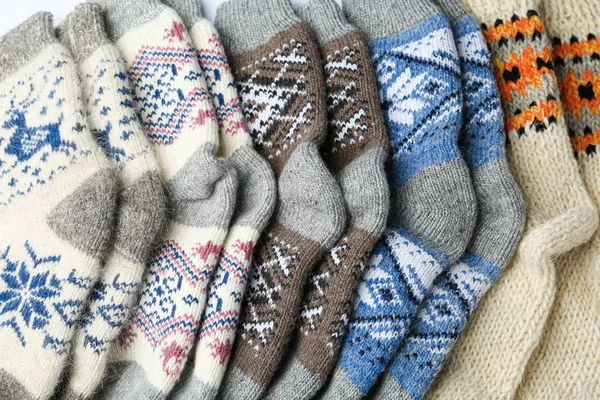 Arka plan olarak farklı örme yünlü çorap, closeup