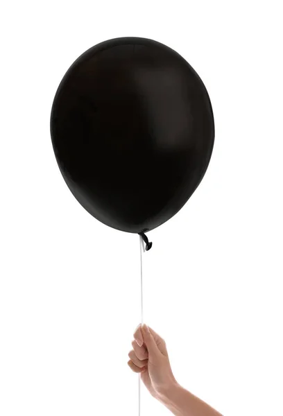 持黑色气球参加万圣节晚会的女性，背景为白色，特写镜头 — 图库照片