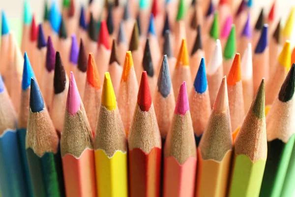 Lápices de diferentes colores como fondo, vista de primer plano — Foto de Stock
