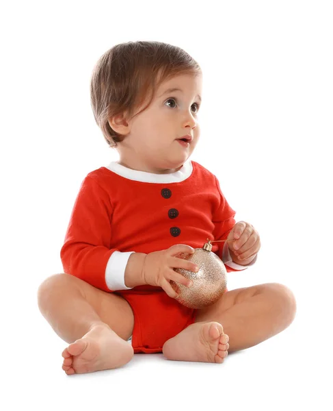Mignon petit bébé portant un costume de Noël festif sur fond blanc — Photo