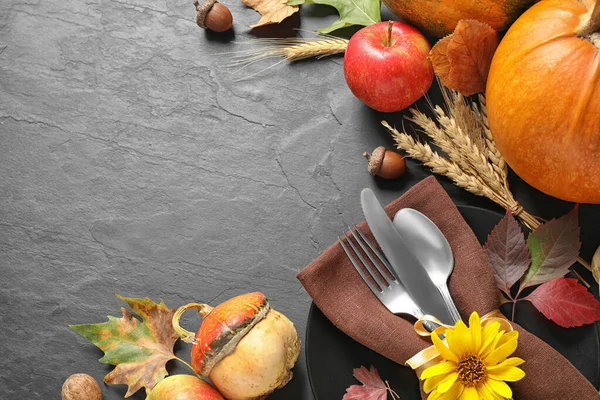 Autumn fruits, vegetables and cutlery on grey background, space for text. Happy Thanksgiving day — Stock Photo, Image