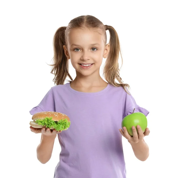 흰 배경으로 샌드위치와 애플을 들고 있는 행복 한 소녀. 학교 급식으로 건강에 좋은 음식 — 스톡 사진