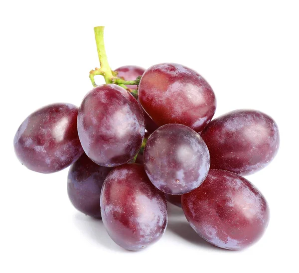 Свіжий стиглий соковитий рожевий виноград ізольований на білому — стокове фото