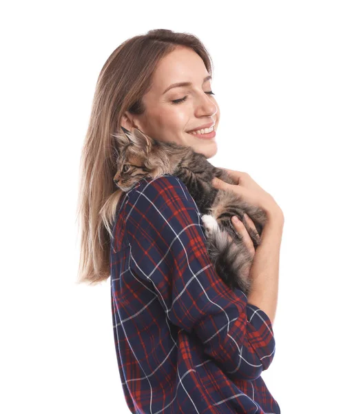 Девушка с котом на белом фоне. Владелец и питомец — стоковое фото