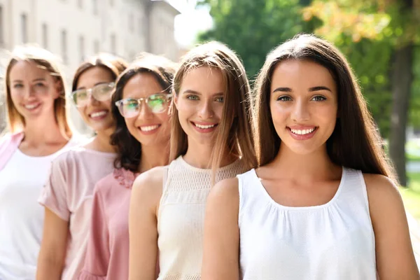 Happy women posing outdoors on sunny day. Girl power concept — ストック写真