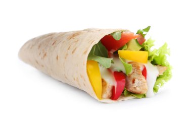 Lezzetli et tortilla sarması beyaza izole edilmiş.