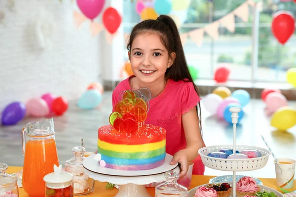 Happy girl in room decorated for birthday party — Stock Photo, Image