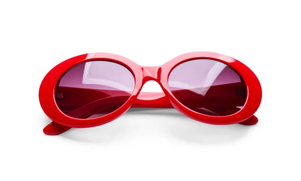 Snygga solglasögon på vit bakgrund. Fashionabla tillbehör — Stockfoto
