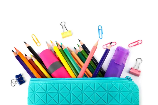 Ceruzatároló tele iskolai papírokkal, fehér háttér, felülnézet — Stock Fotó