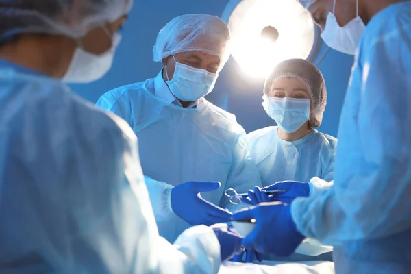 Team Professional Doctors Performing Operation Surgery Room — Stock Photo, Image